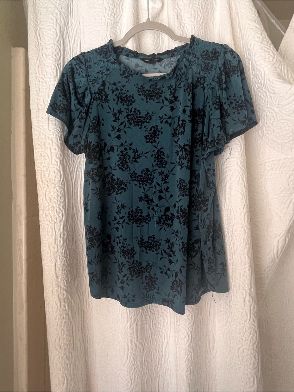 Banana Republic Green & Black Floral Flutter-Sleeve Top
